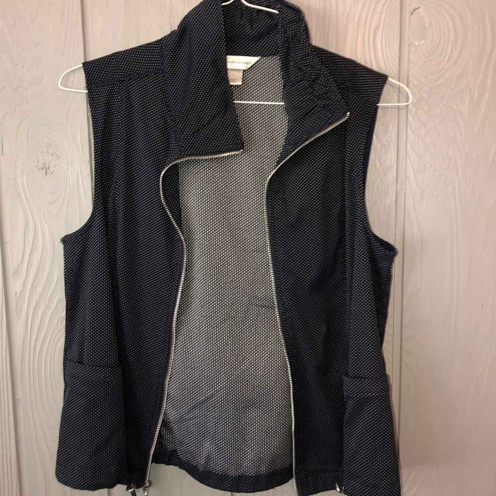 Sleek vest